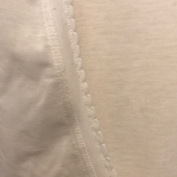 EUC lululemon tied to it tee white size 4 - Picture 6 of 6